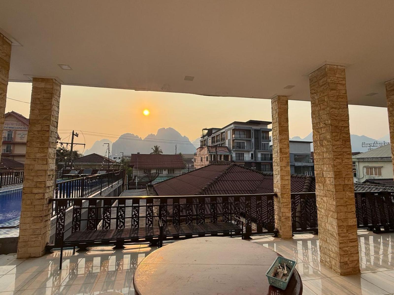 A P S Moutain View Hotel Vang Vieng Exterior foto